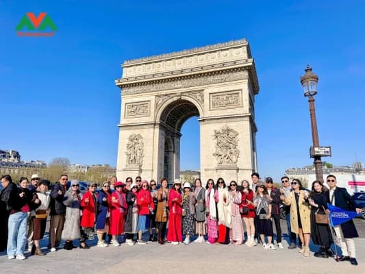 Hành trình Tour Châu Âu 5 Nước